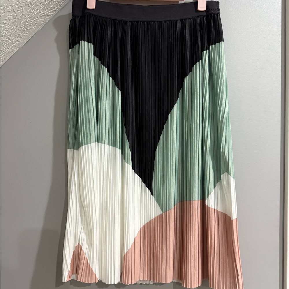 Colorblock Pleated Skirt